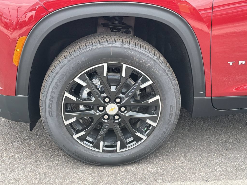 New 2026 Chevrolet Traverse LT w/ Sun and Wheel Package FWD image 25
