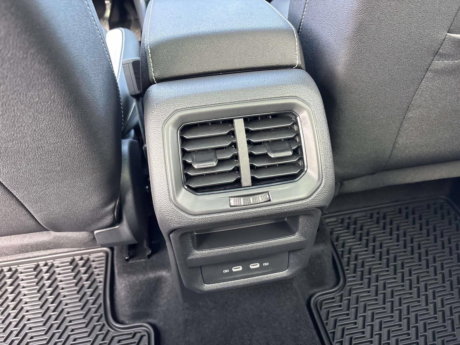 New 2026 Volkswagen Taos SEL AWD/4WD image 32