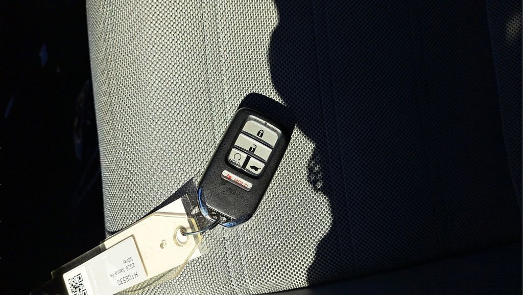 Used 2021 Honda CR-V EX image 28