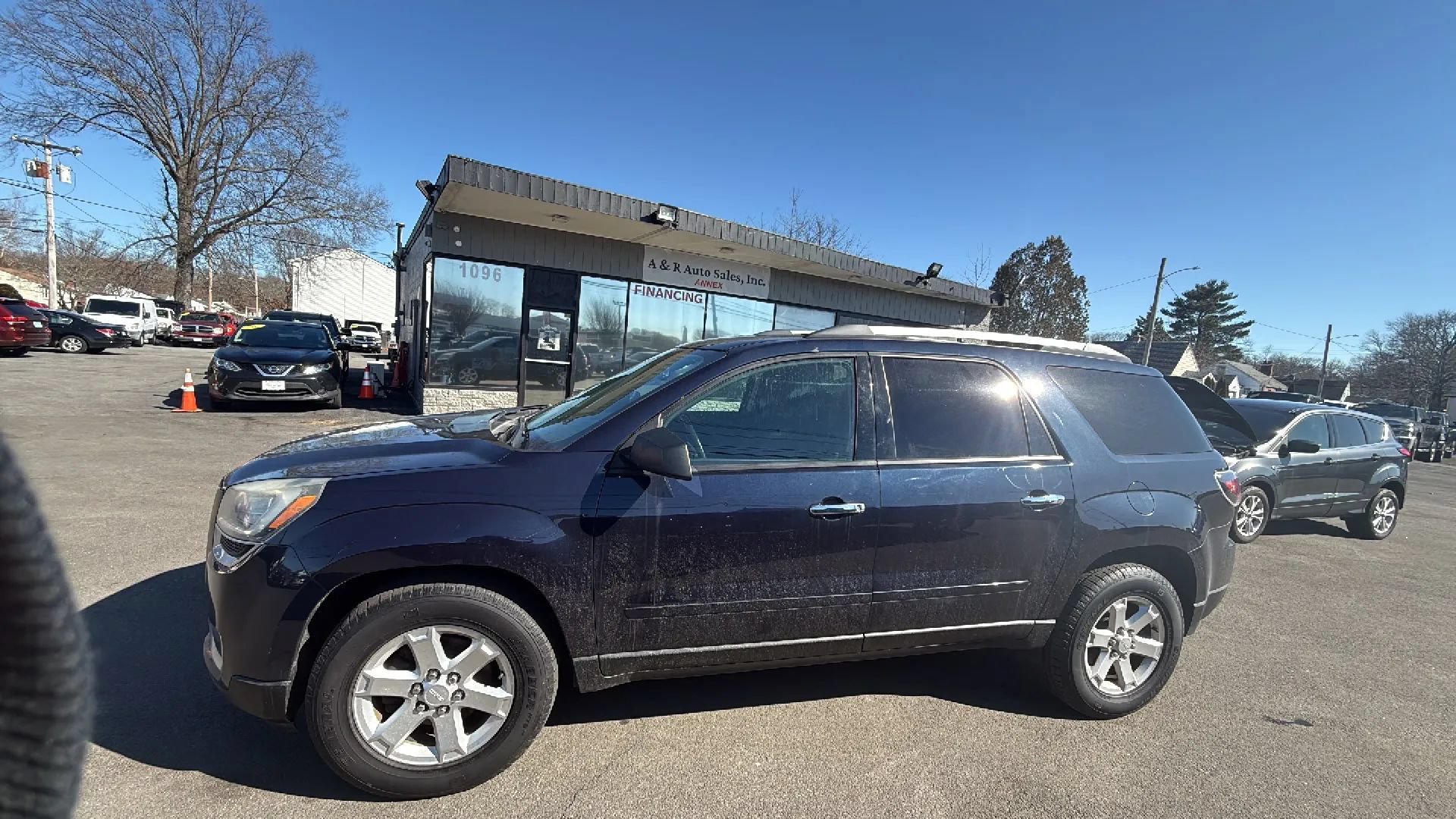 Used 2015 GMC Acadia SLE AWD/4WD image 4