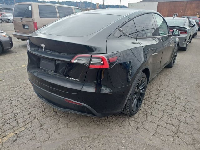 Used 2020 Tesla Model Y Long Range image 3