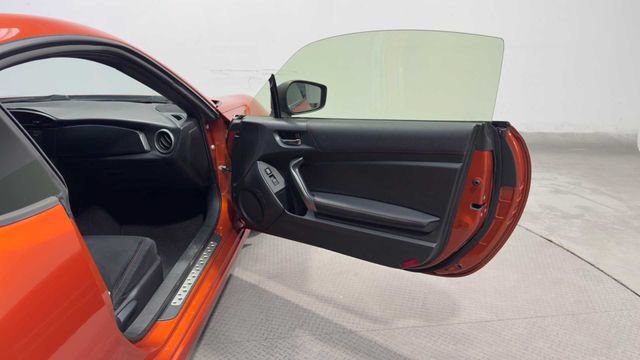 Used 2013 Scion FR-S RWD image 9