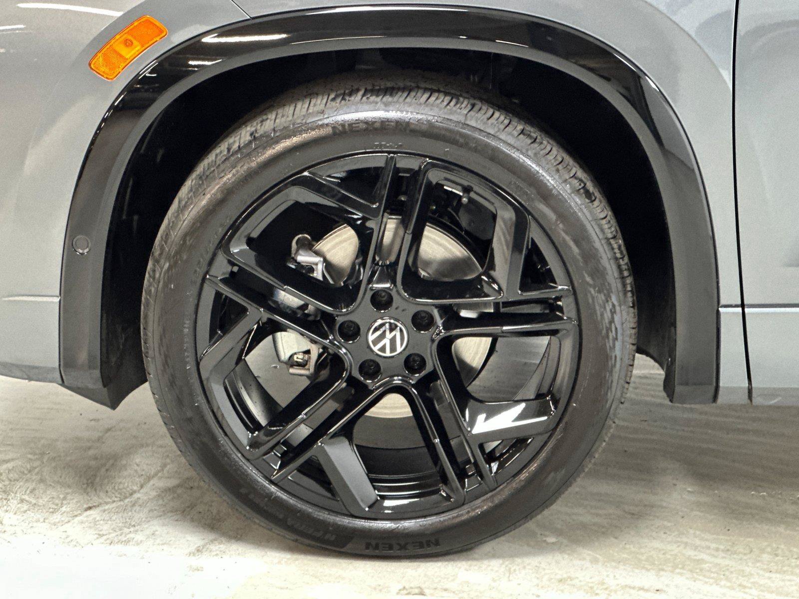 New 2026 Volkswagen Tiguan SE R-Line FWD image 24