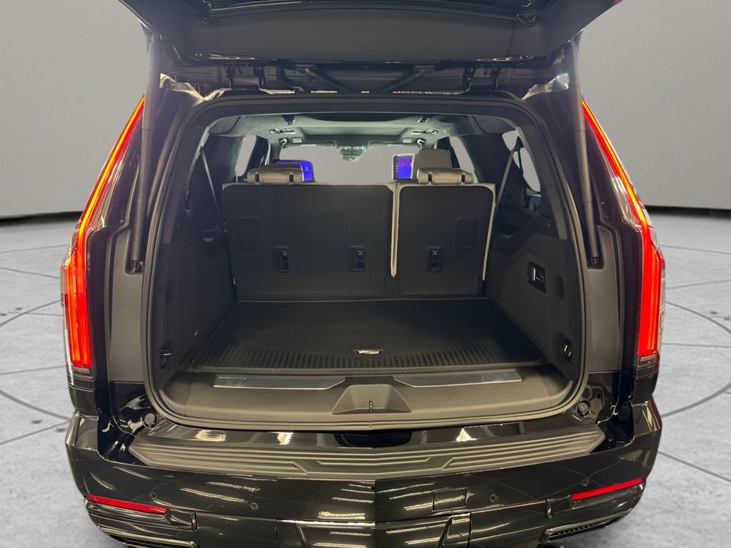 New 2026 Cadillac Escalade ESV Platinum Sport w/ LPO, ONYX Package AWD/4WD image 9