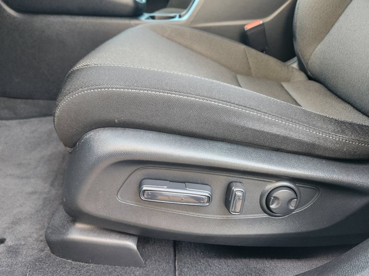 Used 2023 Honda CR-V EX image 23