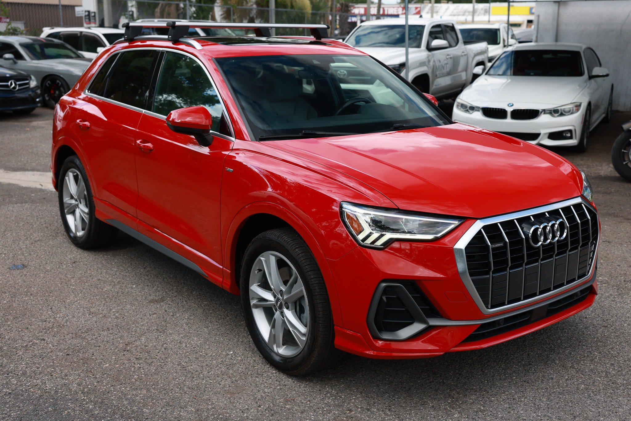 Used 2020 Audi Q3 2.0T Premium Plus w/ Premium Plus Package AWD/4WD image 19