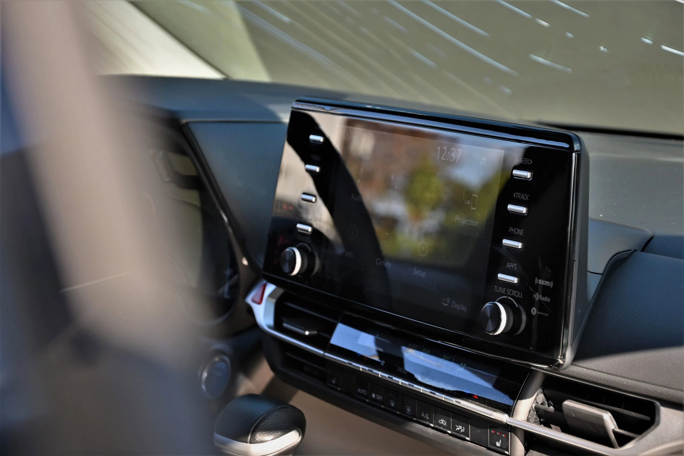 Used 2024 Toyota Sienna XLE image 11