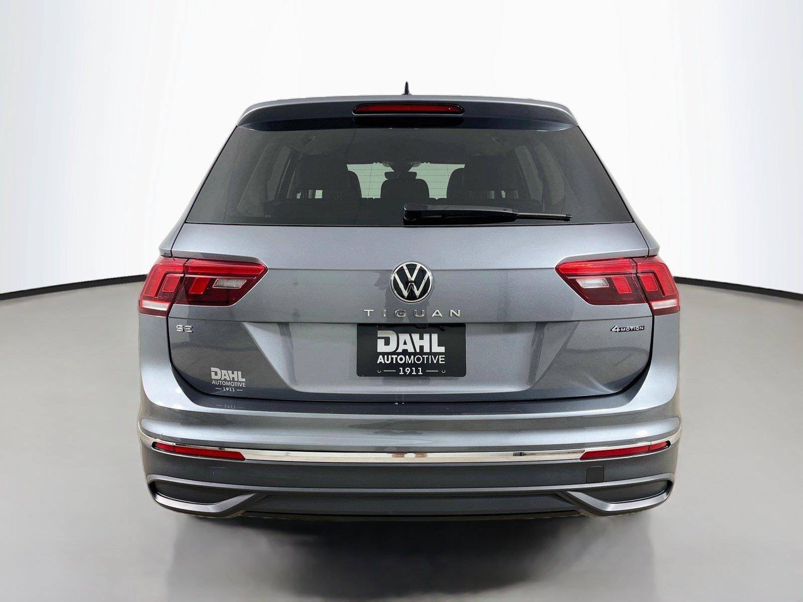Used 2024 Volkswagen Tiguan SE AWD/4WD image 12