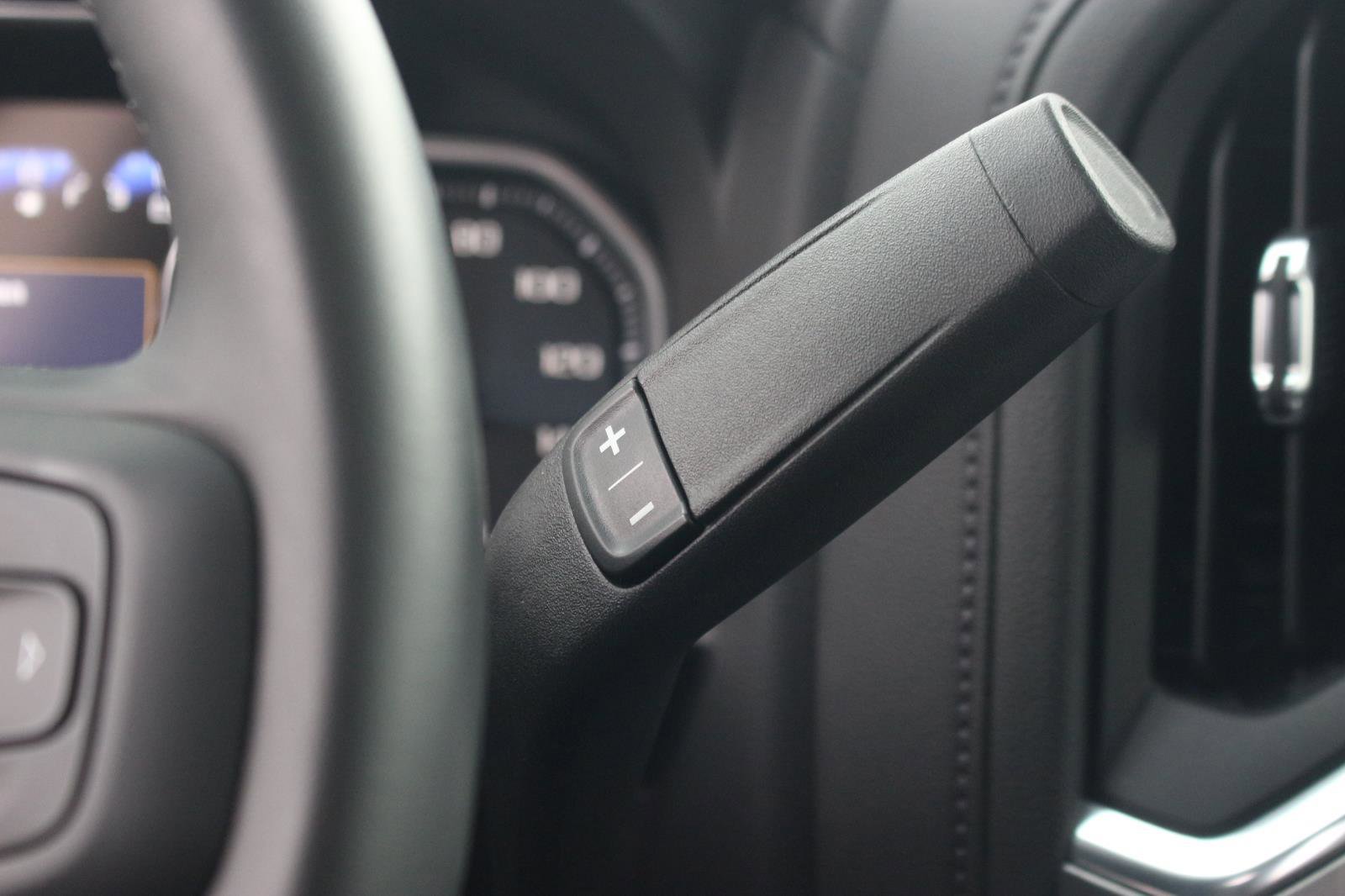 Used 2023 GMC Sierra 3500 Denali w/ Denali Ultimate Package image 33