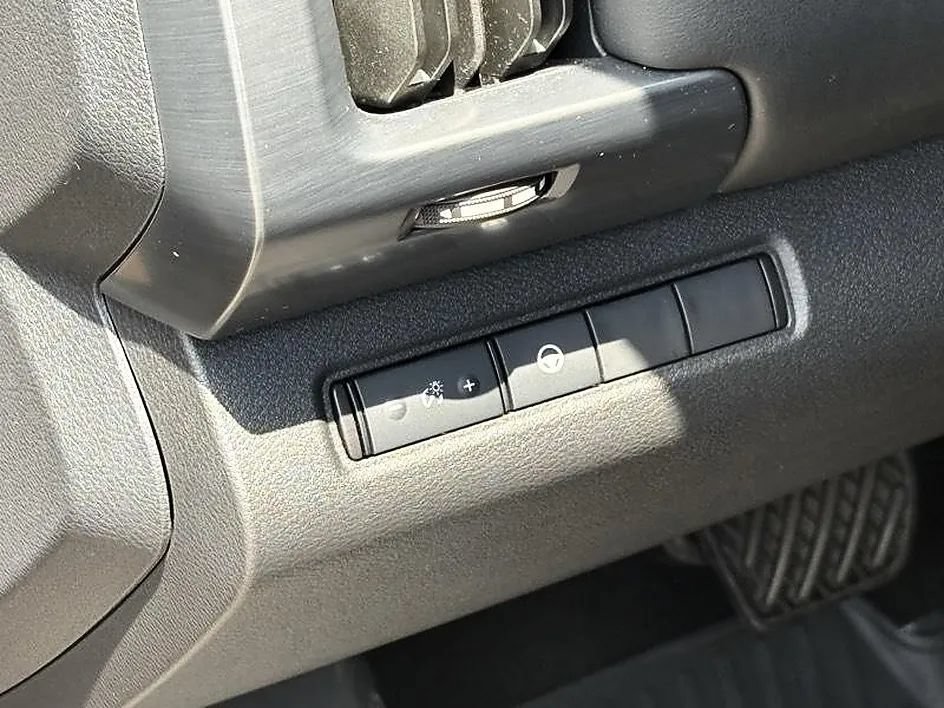 Used 2023 Nissan Pathfinder Rock Creek AWD/4WD image 17