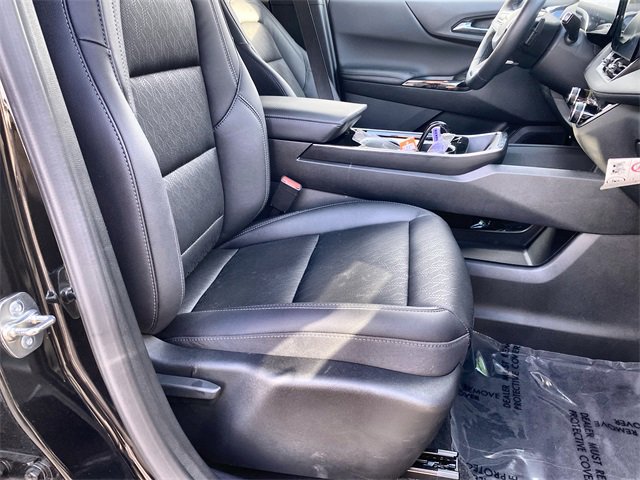 Certified 2025 Chevrolet Equinox LT w/ Convenience Package II image 32