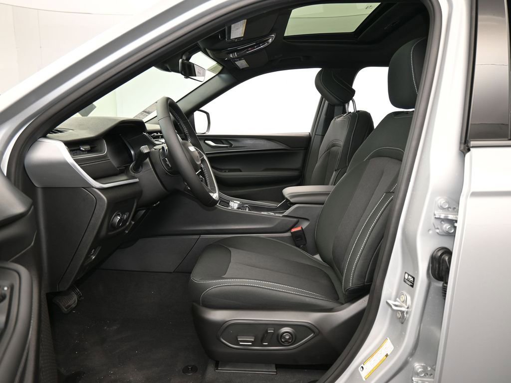 New 2026 Jeep Grand Cherokee Laredo X image 12