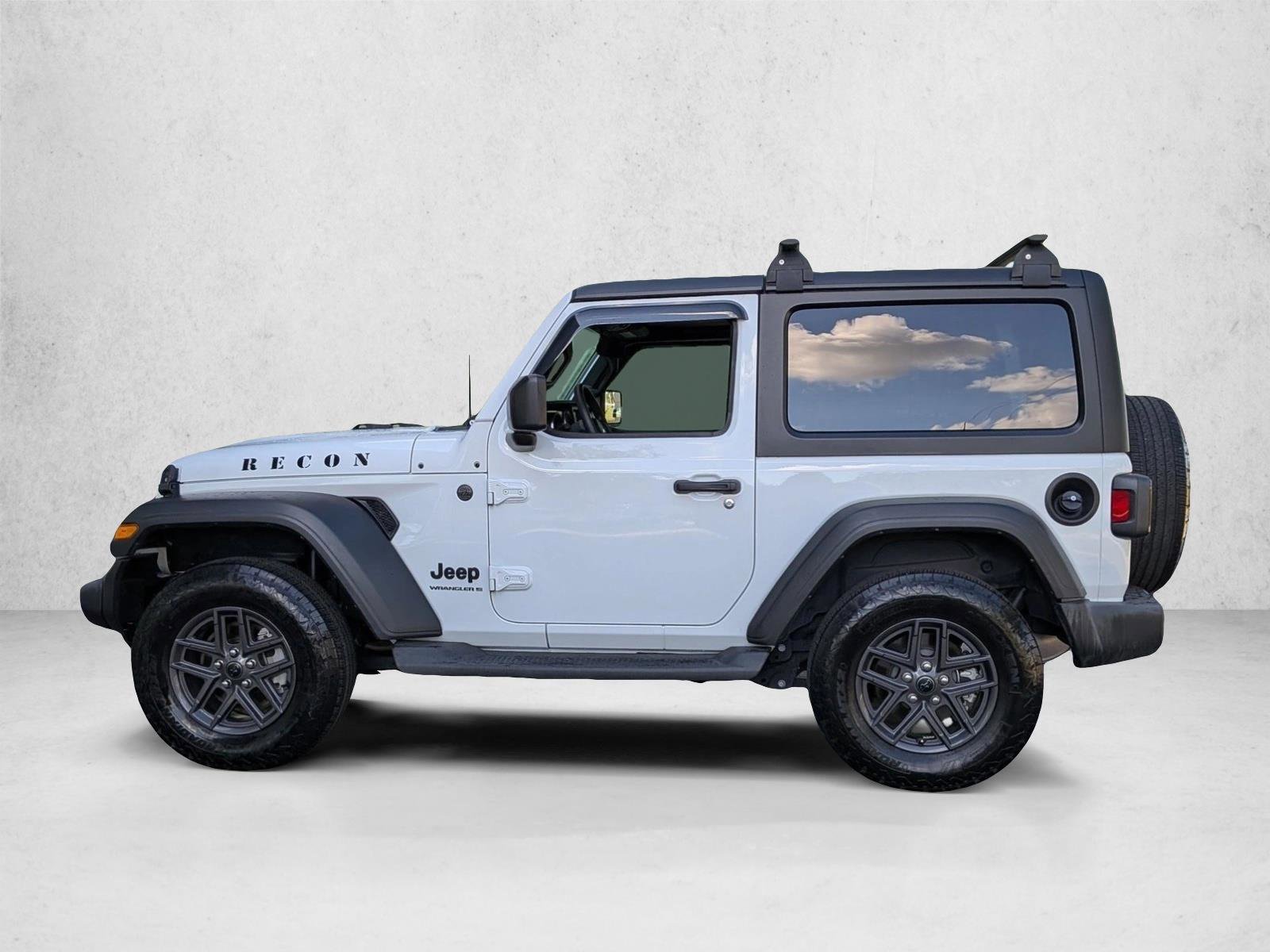 Used 2023 Jeep Wrangler Sport AWD/4WD image 9