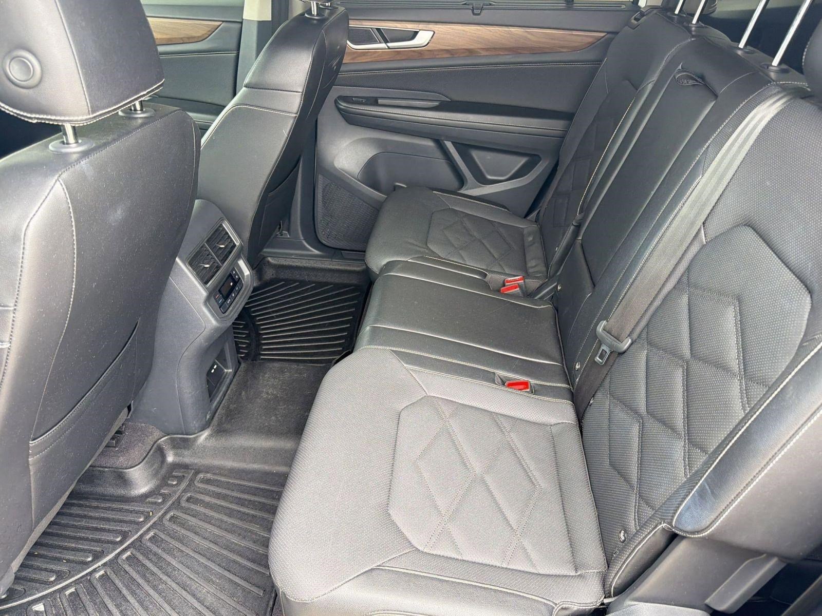 Used 2024 Volkswagen Atlas SE AWD/4WD image 25