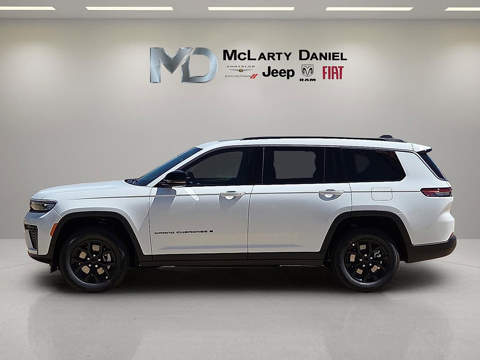 New 2026 Jeep Grand Cherokee L 4WD image 3