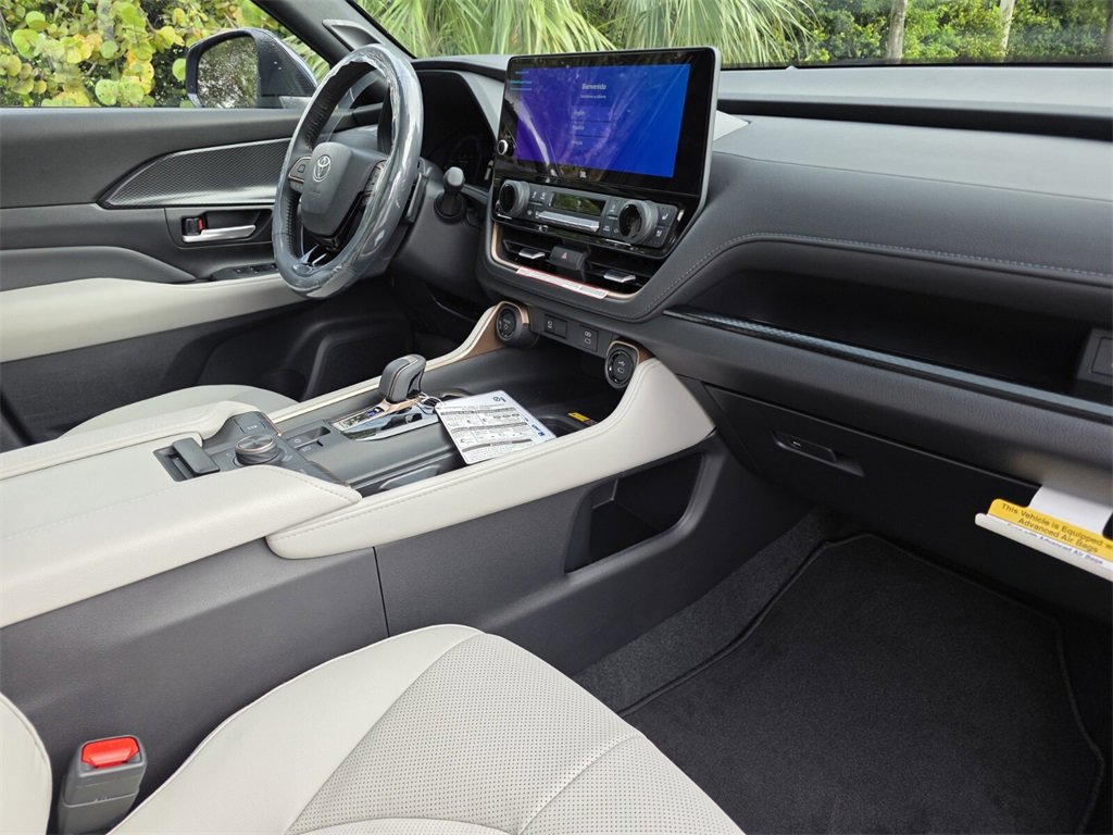 New 2026 Toyota Grand Highlander AWD Hybrid image 13