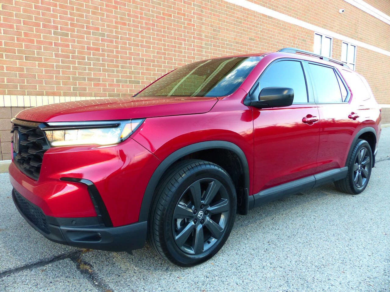 Used 2024 Honda Pilot Sport image 5