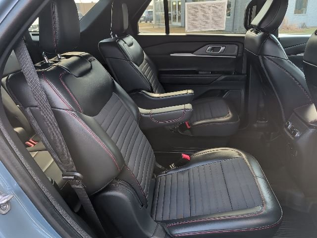 Certified 2025 Ford Explorer ST-Line AWD/4WD image 31