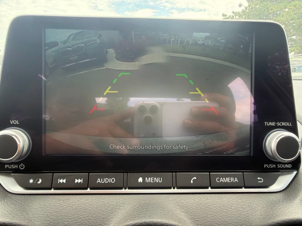 Used 2025 Nissan Sentra SR FWD image 32