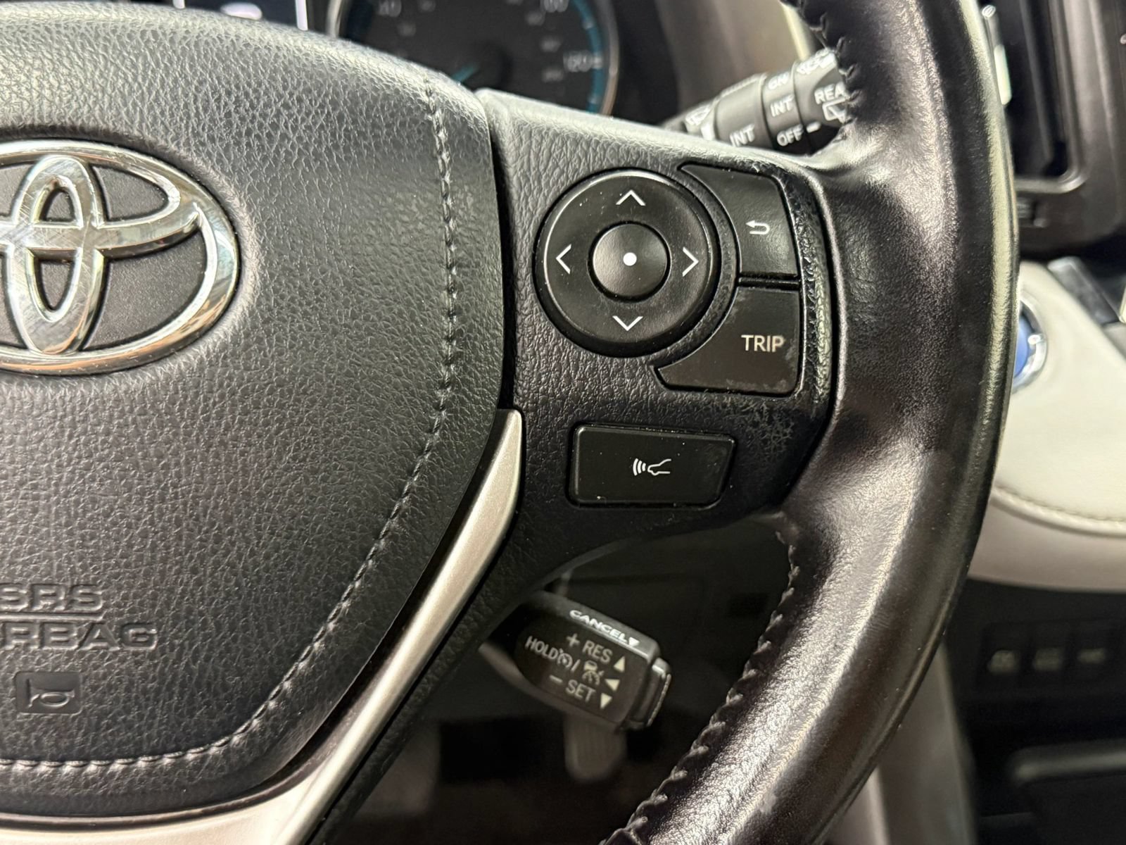 Used 2017 Toyota RAV4 XLE AWD/4WD image 29