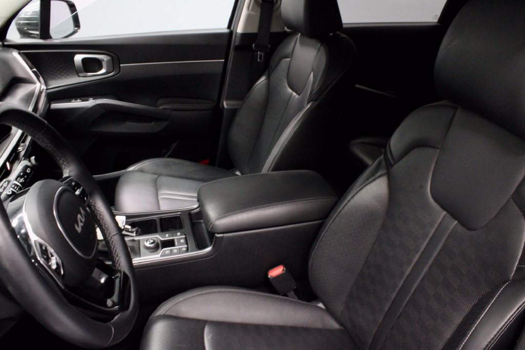 Used 2024 Kia Sorento S FWD image 25