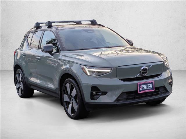 Used 2023 Volvo XC40 Recharge Plus image 3