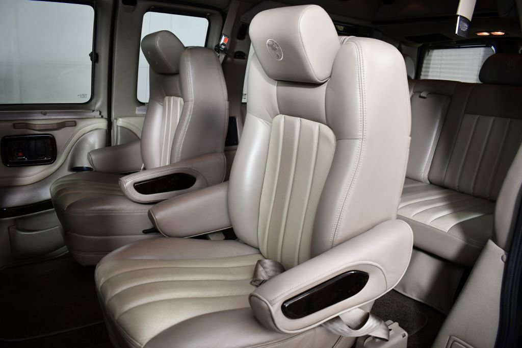 Used 2013 GMC Savana 1500 AWD image 29