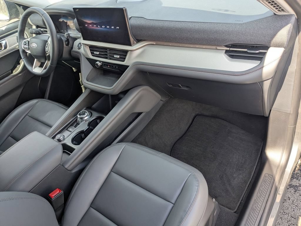 New 2026 Ford Explorer Active w/ Active Comfort Package AWD/4WD image 24