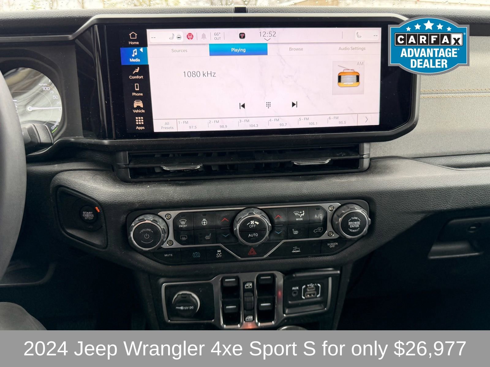 Used 2024 Jeep Wrangler Unlimited w/ Convenience Group image 18