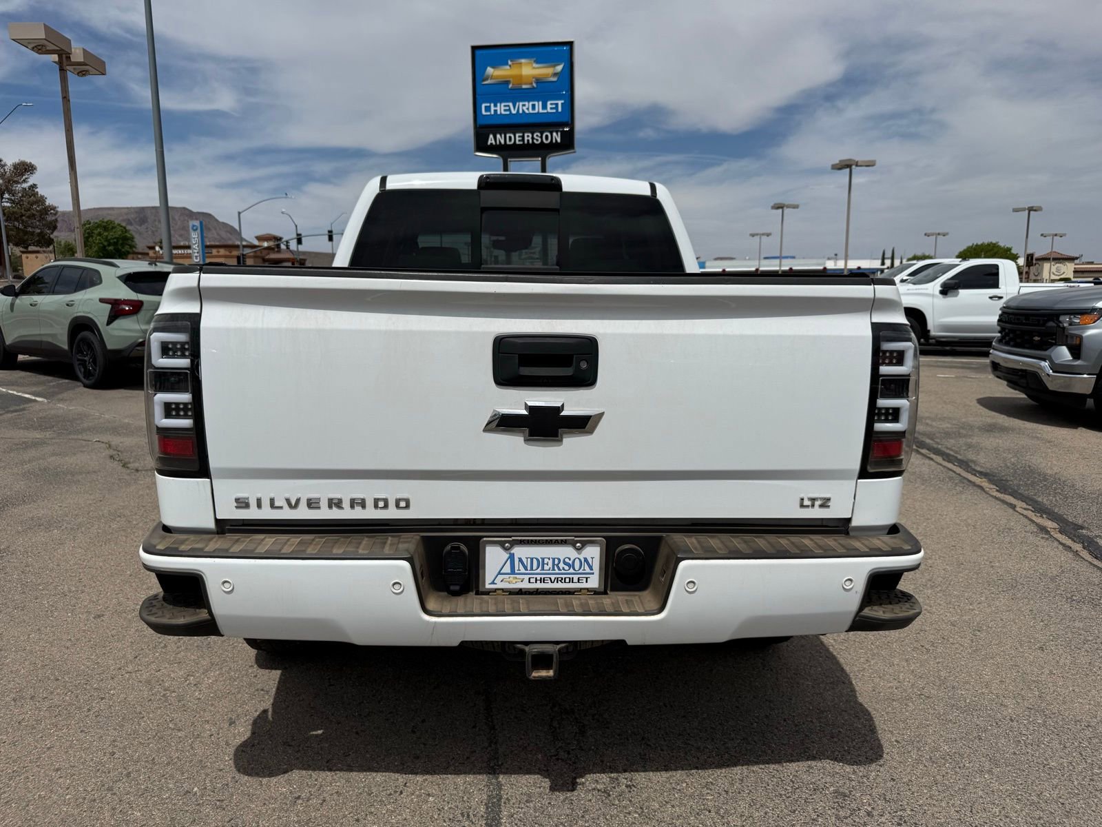 Used 2017 Chevrolet Silverado 1500 LTZ Z71 w/ LTZ Plus Package AWD/4WD image 8