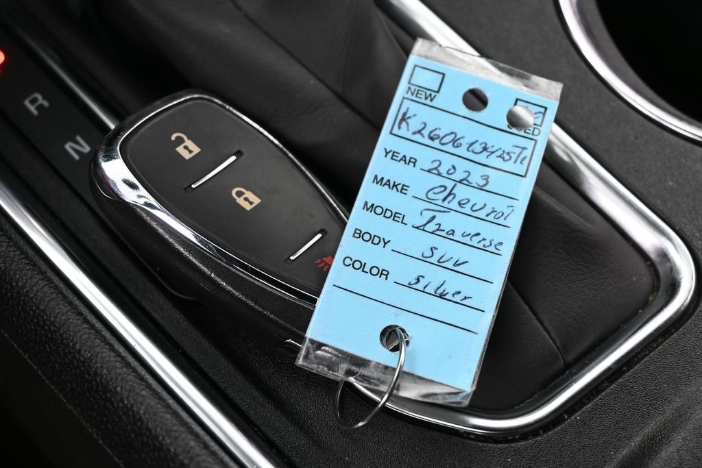 Used 2023 Chevrolet Traverse LS FWD image 26
