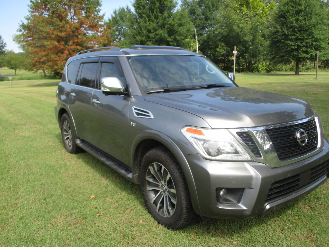 Used 2020 Nissan Armada SL w/ Premium Package image 2