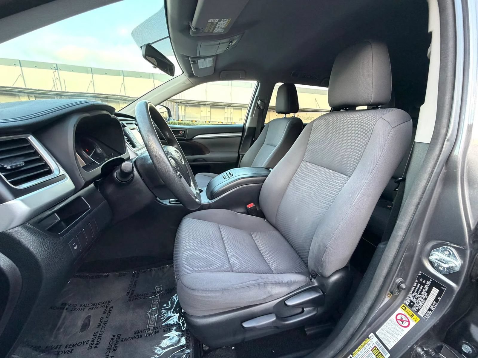 Used 2014 Toyota Highlander LE FWD image 10