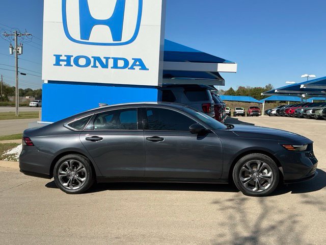 Certified 2025 Honda Accord EX-L image 2
