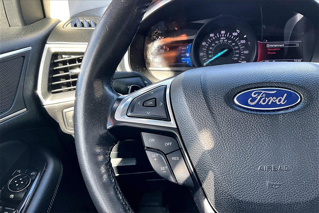 Used 2015 Ford Edge Sport image 16