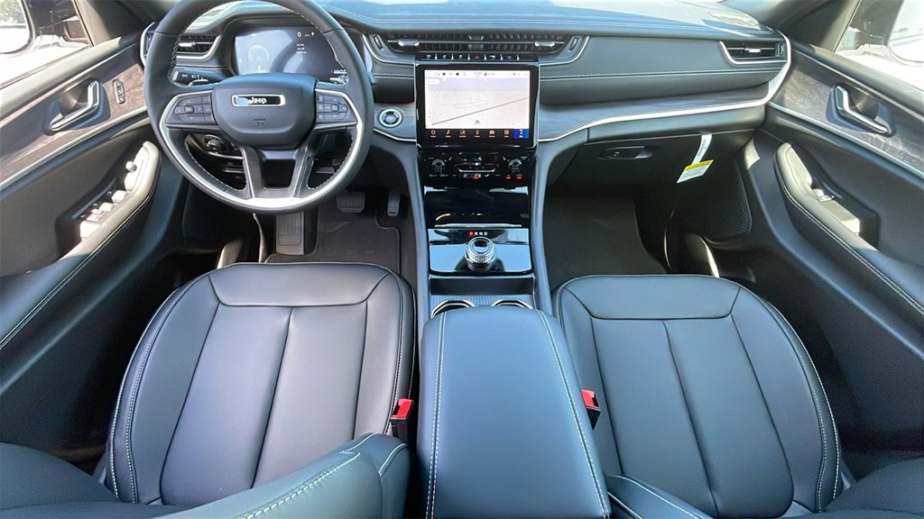 New 2025 Jeep Grand Cherokee L Limited w/ Black Appearance Package image 14