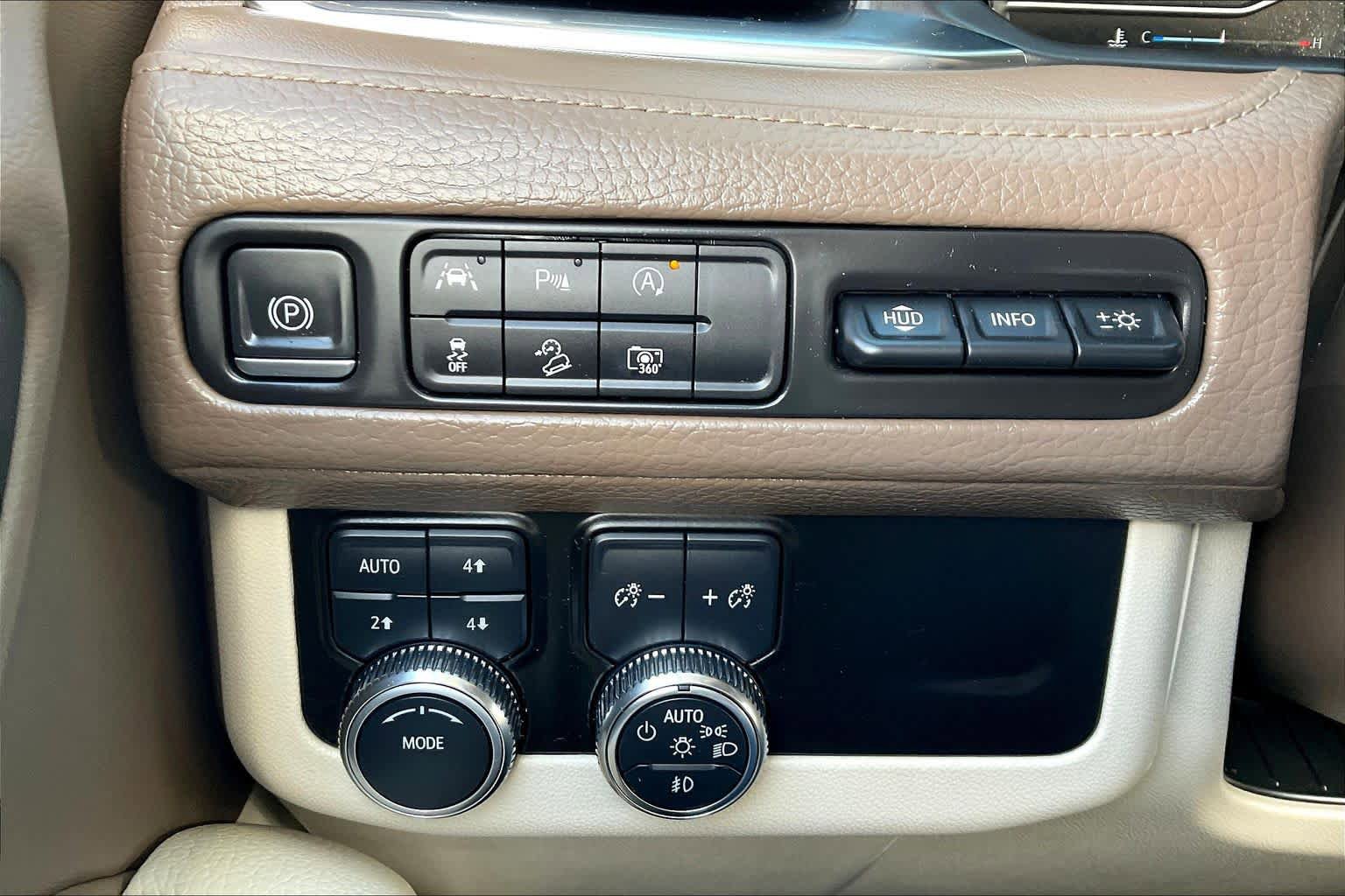 Used 2023 GMC Yukon XL Denali image 34