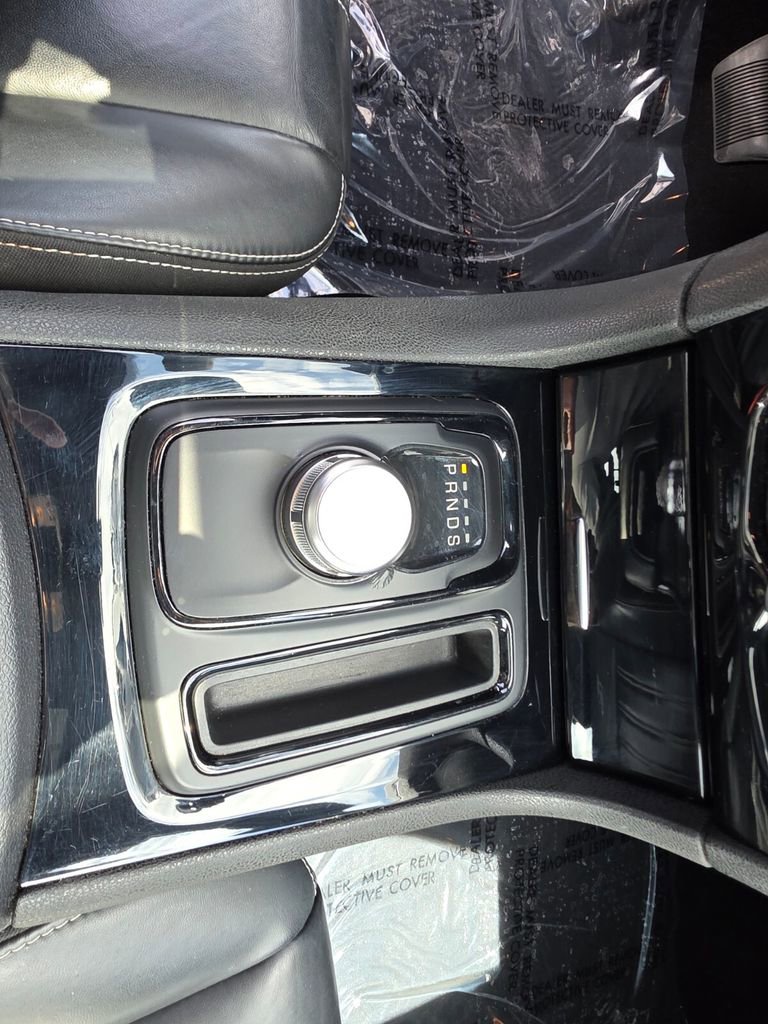 Used 2023 Chrysler 300 S image 25