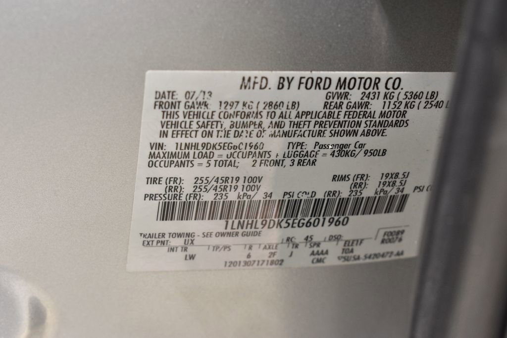 Used 2014 Lincoln MKS image 40