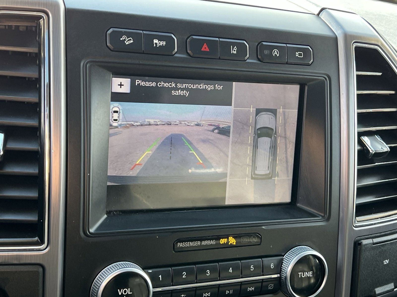 Used 2019 Ford Expedition Max Platinum image 19