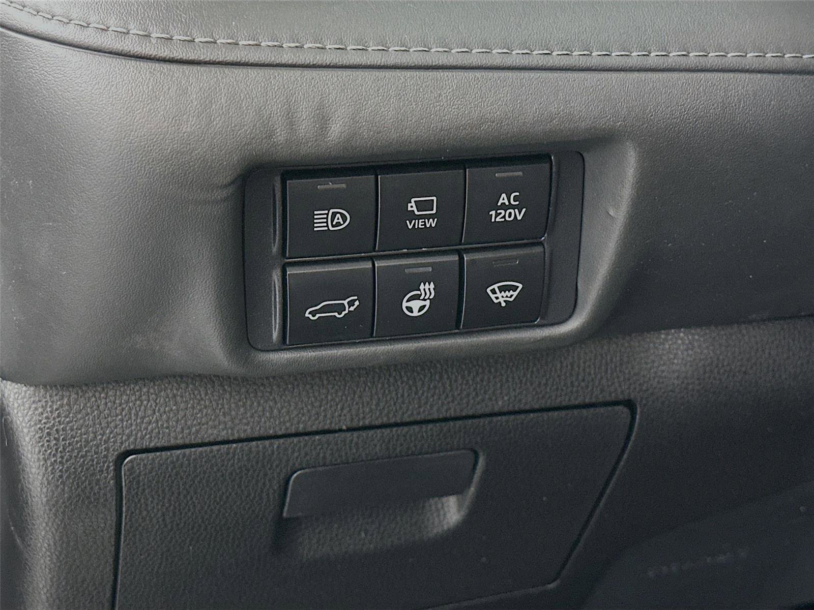 Certified 2021 Toyota Highlander Limited image 10