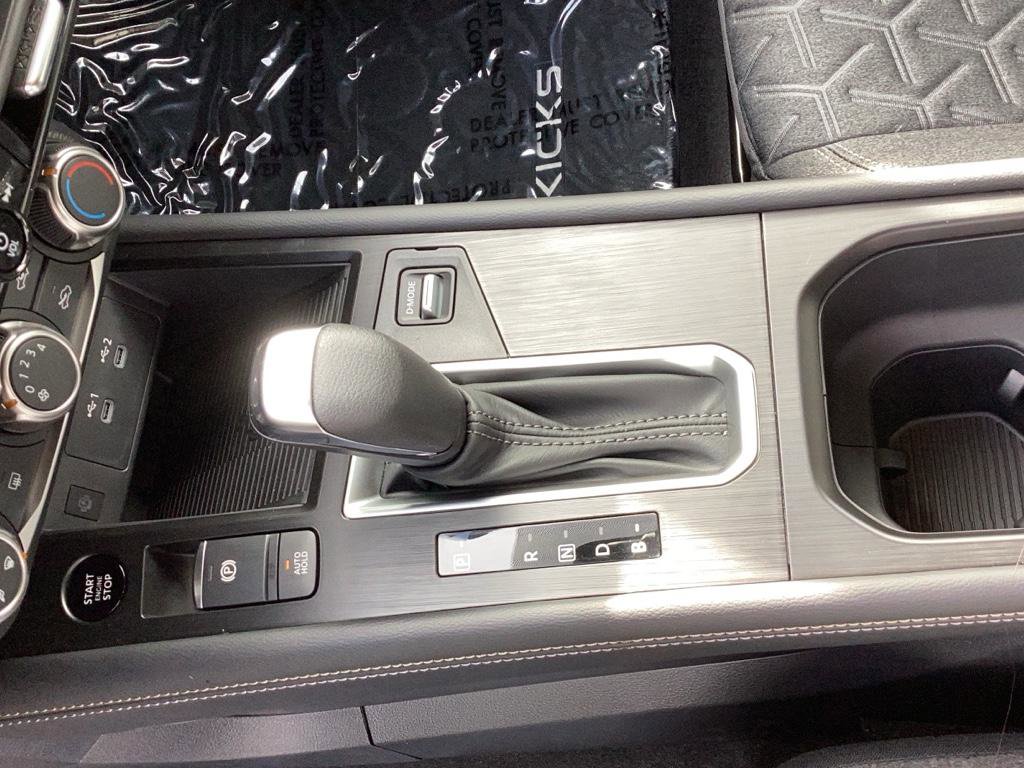 New 2025 Nissan Kicks SV image 14