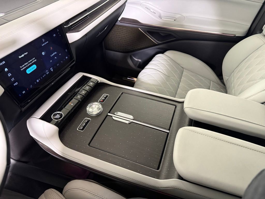 New 2025 Lincoln Navigator L Black Label AWD/4WD image 19