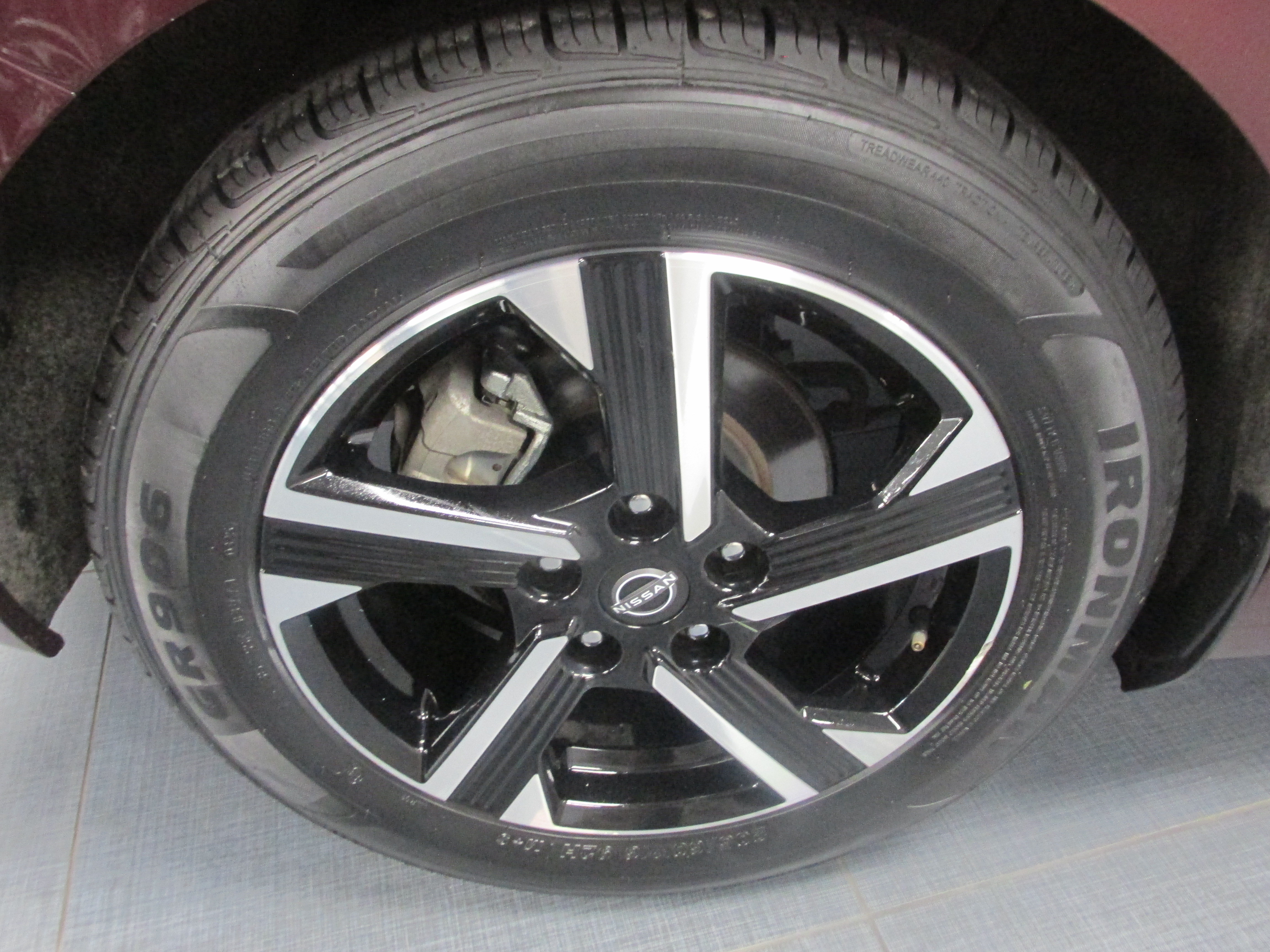Used 2024 Nissan Sentra SV FWD image 16