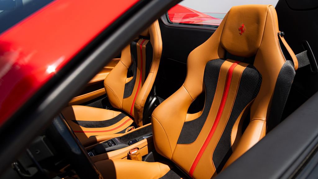 Used 2023 Ferrari F8 Tributo RWD image 35
