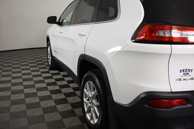 Used 2014 Jeep Cherokee Latitude w/ Cold Weather Group AWD/4WD image 21