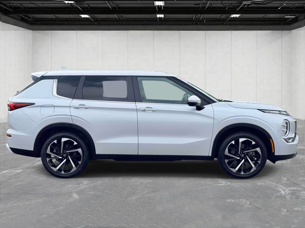 Used 2024 Mitsubishi Outlander SE FWD image 4