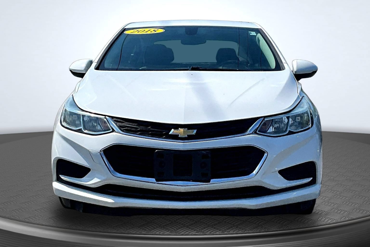 Used 2018 Chevrolet Cruze LS FWD image 2