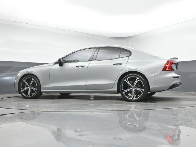Used 2025 Volvo S60 B5 Plus FWD image 40