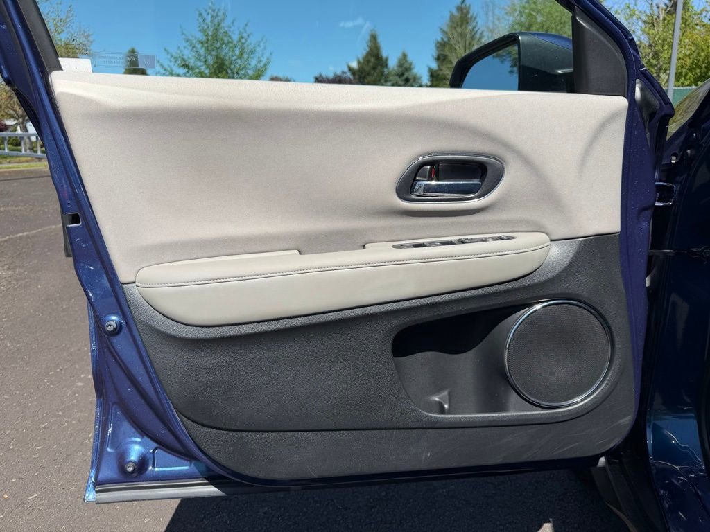 Used 2017 Honda HR-V EX image 11